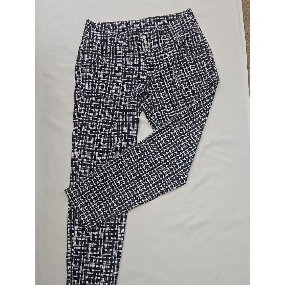 Jofit Black & White Grid-Pattern Chinos 4